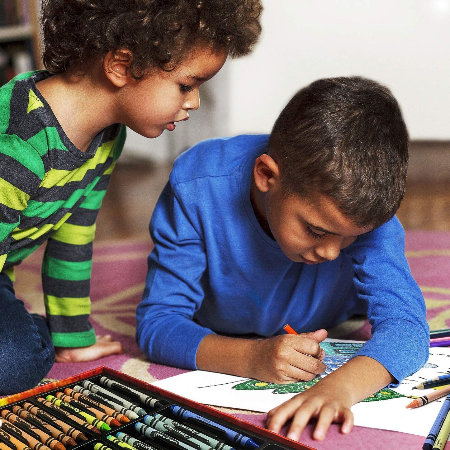 Crayola Valigetta Colori Arcobaleno - Kit Creativo con 140 Pezzi Assortiti, Età Consigliata: 5-10 Anni